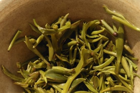 干吃茶葉致癌嗎，長期吃干茶葉的危害