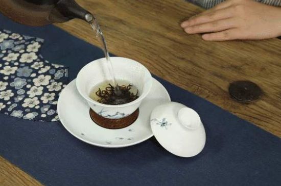 各類茶的注水方式，不同的茶泡茶時怎么注水