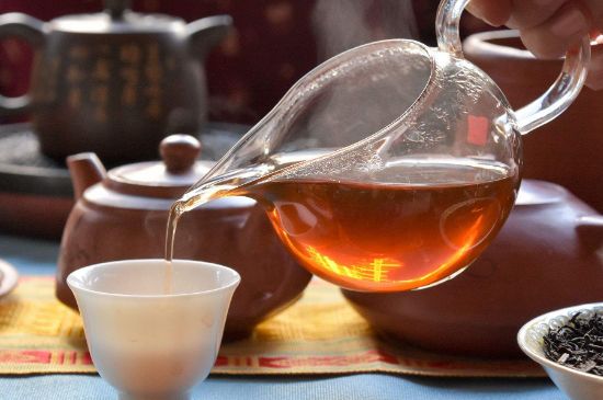 老茶浸蜜有什么功效，茶葉浸蜂蜜治咳嗽