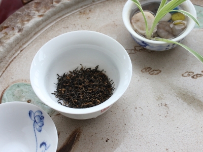 喝茶的好處和壞處分別是什么，長期喝茶有什么危害？