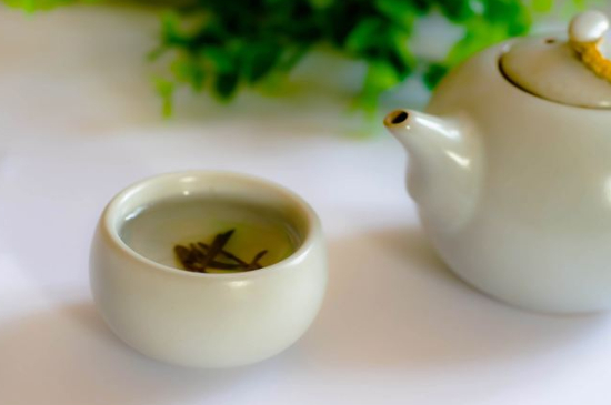 綠茶碧螺春怎么泡簡易步驟，沖泡碧螺春的十二步驟口訣