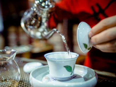 千萬別做兼職茶藝師，女人學(xué)茶藝好嗎？
