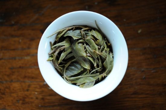 干吃茶葉致癌嗎，長期吃干茶葉的危害