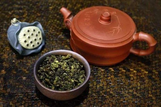 泡大紅袍、肉桂和水仙可以用一個紫砂壺嗎，可以摻一起沖泡么？