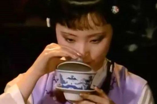 女士喝茶優(yōu)雅姿勢(shì)，女士正確喝茶姿勢(shì)禮儀