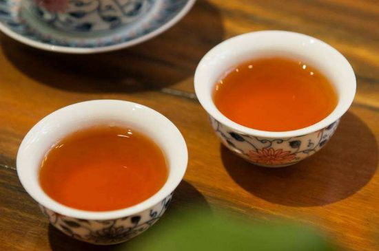 紅茶加蜂蜜的危害，蜂蜜泡茶葉的副作用