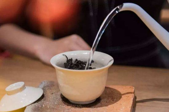 牛欄坑肉桂需不需要洗茶，武夷巖茶肉桂需要洗茶嗎？