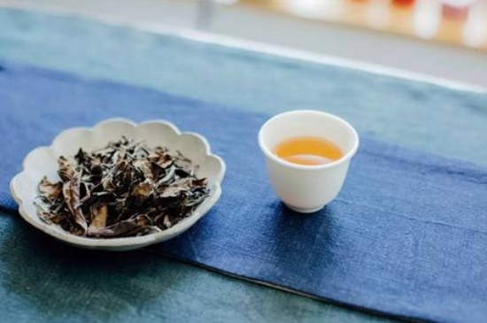 福鼎白茶能長時間悶泡嗎，老白茶可以悶著喝嗎？