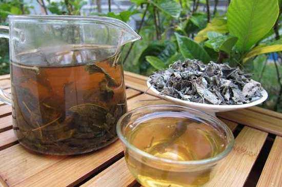 怎樣辨別莓茶發(fā)霉了，莓茶發(fā)霉和白霜的區(qū)別