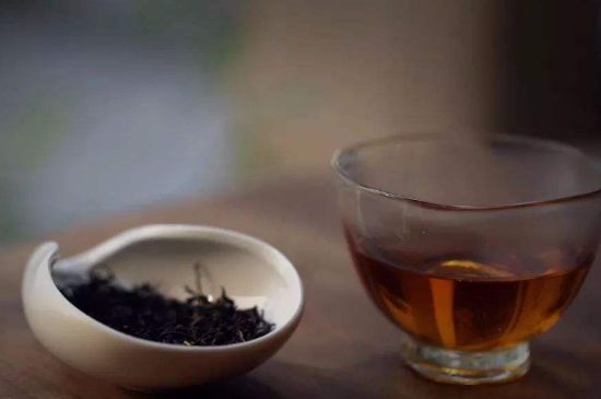 泡好的茶水放冰箱能保存多久，泡好的茶冷藏放多久？