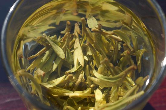 安吉白茶冷藏好還是冷凍好？這個需要根據(jù)存放時間來選擇