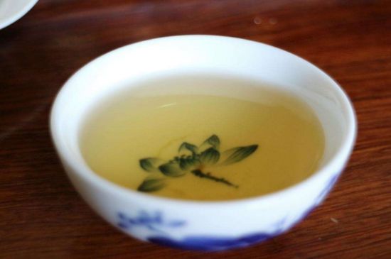 茉莉香精茶的鑒別方法，茉莉茶加香精怎樣識別？