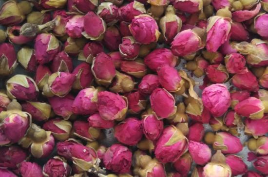 玫瑰花茶的功效與作用，堅(jiān)持喝一個(gè)月玫瑰花茶會怎樣？