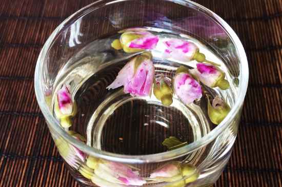 玫瑰花和茉莉茶一起泡有什么作用，玫瑰茉莉花茶的功效