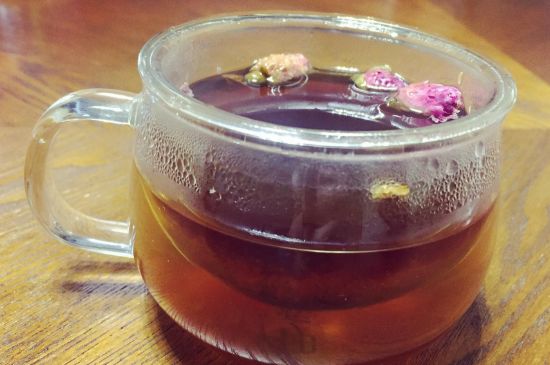 喝玫瑰花茶能祛斑嗎，玫瑰花茶有祛斑的功效嗎？