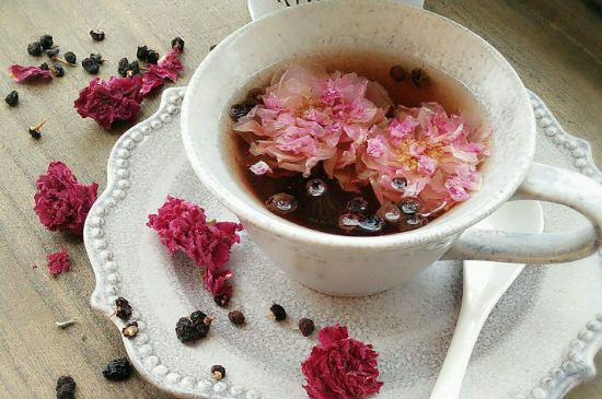 玫瑰花的最佳搭配，喝玫瑰花茶搭配什么喝好？