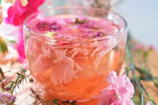 玫瑰花的最佳搭配，喝玫瑰花茶搭配什么喝好？