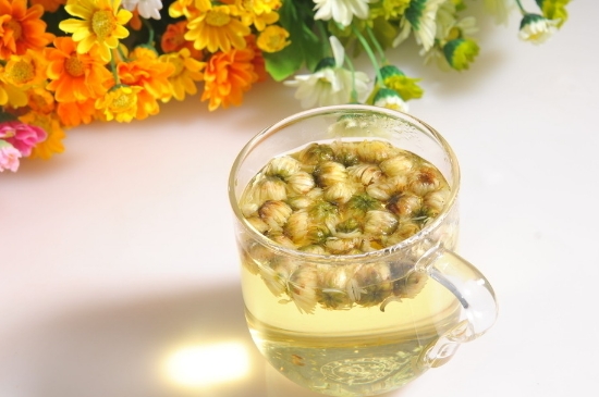 喝菊花茶有什么效果，女人長期喝菊花茶好嗎？