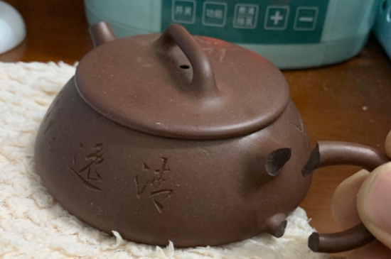 新買的紫砂壺為什么會(huì)裂，真的紫砂壺是不是很容易開(kāi)裂？