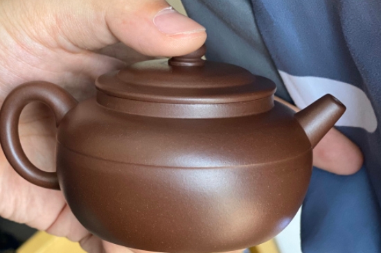 新買的紫砂壺為什么會(huì)裂，真的紫砂壺是不是很容易開(kāi)裂？