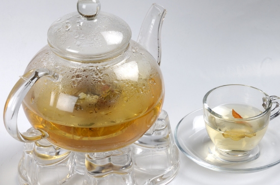 經(jīng)常菊花泡水好嗎，喝菊花茶有什么好處？