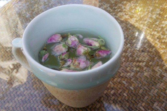 玫瑰花泡茶祛斑要多久見效，喝玫瑰花茶多久能祛斑？