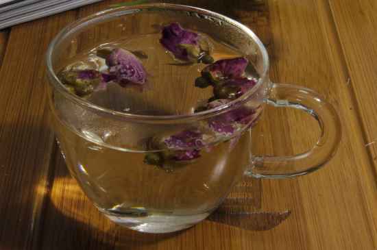 玫瑰花和茉莉茶一起泡有什么作用，玫瑰茉莉花茶的功效