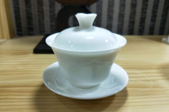 常見的七大材質(zhì)的茶具優(yōu)缺點，用什么材質(zhì)的茶具泡茶最好？