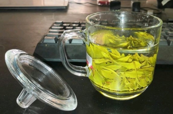 常見的七大材質(zhì)的茶具優(yōu)缺點，用什么材質(zhì)的茶具泡茶最好？