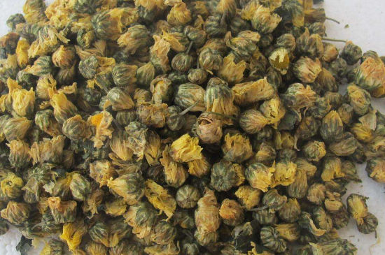 菊花茶大朵小朵有什么區(qū)別，菊花喝大朵還是小朵？