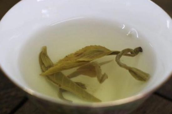 茉莉龍珠泡開后為什么都是梗，茉莉龍珠泡開后什么樣？