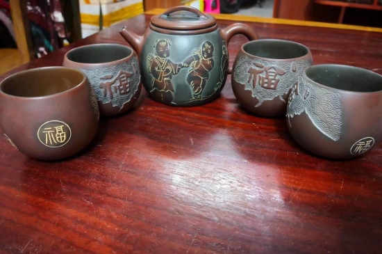 坭興陶主要泡什么茶，廣西坭興陶壺適合泡哪些茶？