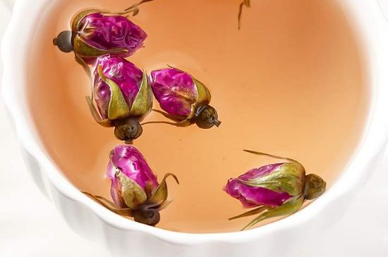 玫瑰花泡茶祛斑要多久見效，喝玫瑰花茶多久能祛斑？