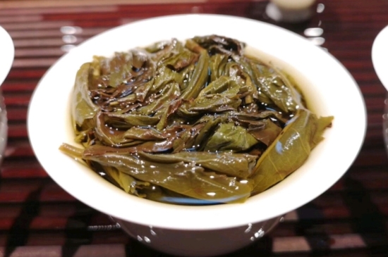 長(zhǎng)期喝巖茶會(huì)上火嗎？巖茶這樣喝了容易上火！