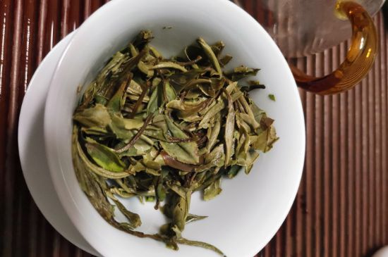7年壽眉和2年白牡丹哪個(gè)好，老白茶壽眉與白牡丹的口感區(qū)別