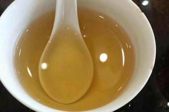 女人喝金駿眉的好處和壞處，女性喝金駿眉可減肥養(yǎng)顏