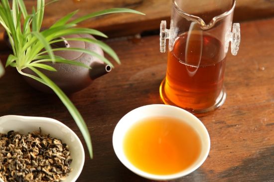 飯后多長(zhǎng)時(shí)間喝六堡茶最好，六堡茶一天喝多少