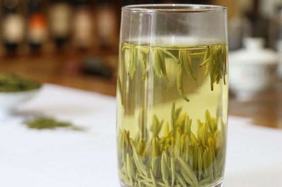 竹葉青茶泡不立起來怎么回事，竹葉青茶怎么泡立起來