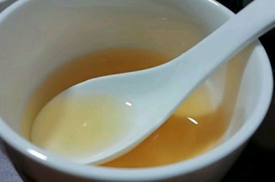 女人喝紅茶好還是喝普洱茶好，普洱茶和紅茶哪個(gè)適合女人喝