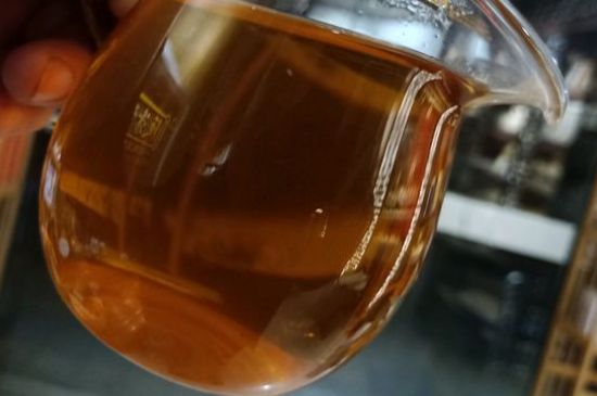 一天什么時(shí)候喝黑茶最好，喝黑茶一天最佳時(shí)間和季節(jié)