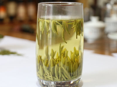 竹葉青茶怎么樣，檔次較高味道略苦價格比較貴