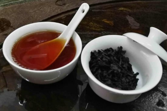 肉桂茶和大紅袍哪個貴，武夷山肉桂與大紅袍的價格比較