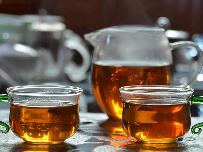 紅茶和綠茶的區(qū)別，常喝紅茶好還是綠茶好？