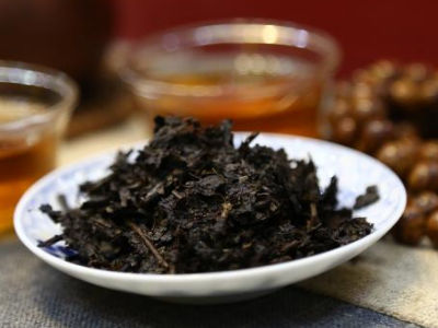 黑茶的功效與作用，長(zhǎng)期喝黑茶有什么功效？