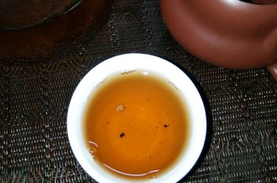 黑茶排濕毒的身體表現(xiàn)，喝黑茶排毒反應(yīng)癥狀