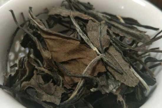 福鼎白茶貢眉和壽眉的區(qū)別，壽眉與貢眉有什么區(qū)別