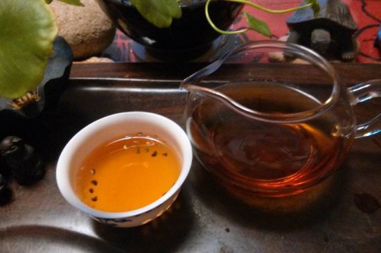 正山小種對(duì)胃好嗎，正山小種養(yǎng)胃還是傷胃