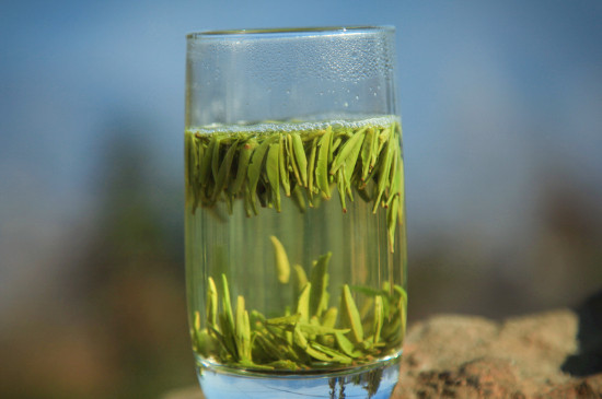 竹葉青茶泡不立起來怎么回事，竹葉青茶怎么泡立起來