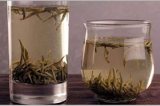 西湖龍井茶毫和發(fā)霉區(qū)別圖片，長霉的龍井茶葉會是什么樣？