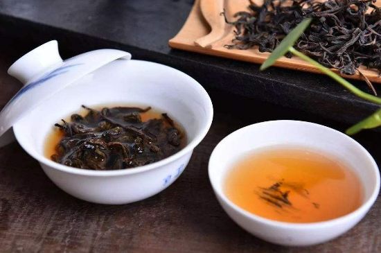 茯磚茶與普洱茶哪個好，茯茶和普洱茶口味區(qū)別